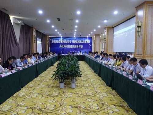 http:/__local/A/3C/3F/3D4FB0F6695E74E41552F132C70_ACC2D7B6_550C1.jpg